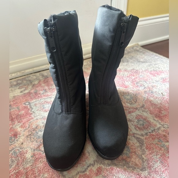 Toe Warmers Canada Jennifer Waterproof Snow and Rain boots. Size 7.5 W - Picture 7 of 8